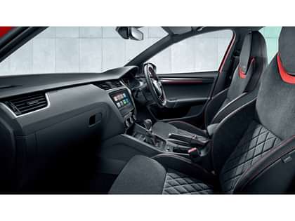 Skoda Octavia RS 245 2.0 TSI 7-speed DSG	 Front Seat