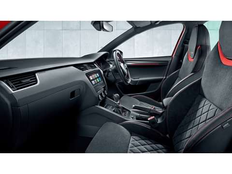 Skoda Octavia RS 245 2020-2021 Front Seat