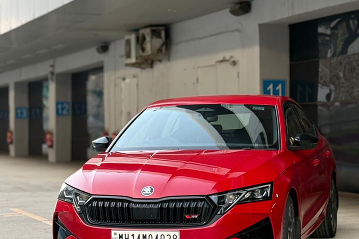 Skoda Octavia RS Closed Hood/Bonnet Skoda Octavia RS Closed Hood/Bonnet