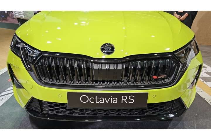 Skoda Octavia VRS Hybrid Grille