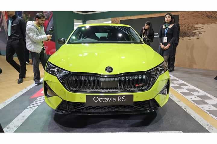 Skoda Octavia RS Front View Skoda Octavia RS Front View