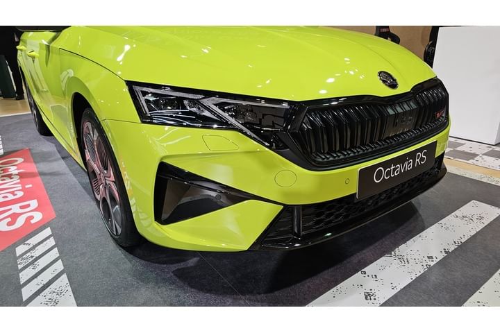Skoda Octavia VRS Hybrid Headlight