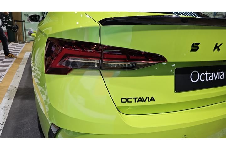 Skoda Octavia VRS Hybrid Tail Light/Tail Lamp