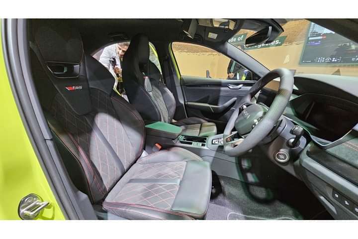Skoda Octavia VRS Hybrid Front Row Seats