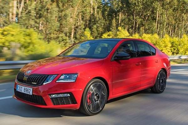 Skoda Octavia 2017-2020 Driving Shot