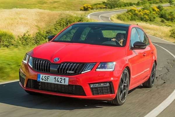 Skoda Octavia 2017-2020 Driving Shot