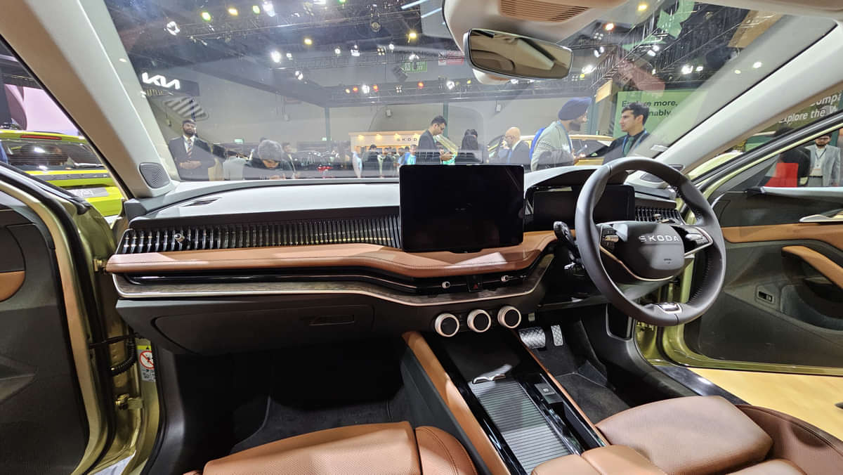 Skoda Superb 2025 Center Console/Centre Console Storage