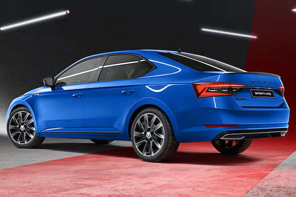 Skoda Superb 2020-2021 Side Profile