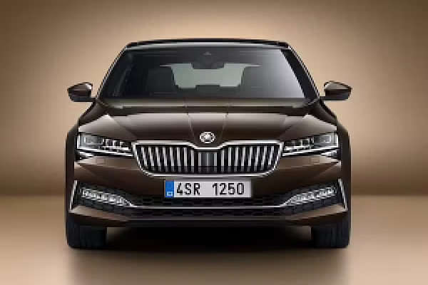 Skoda Superb 2020-2021 Front Profile