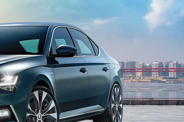 Skoda Superb 2020-2021 Side Profile