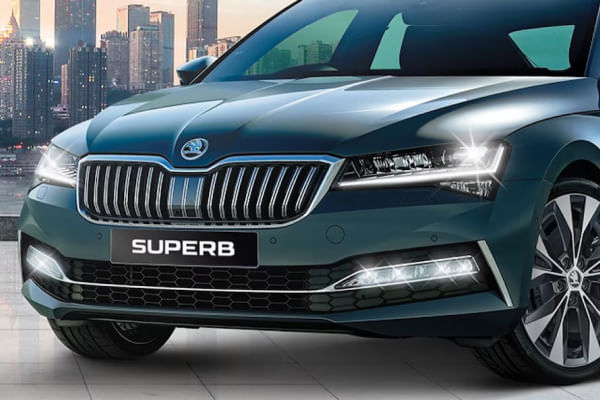 Skoda Superb 2020-2021 Front Profile
