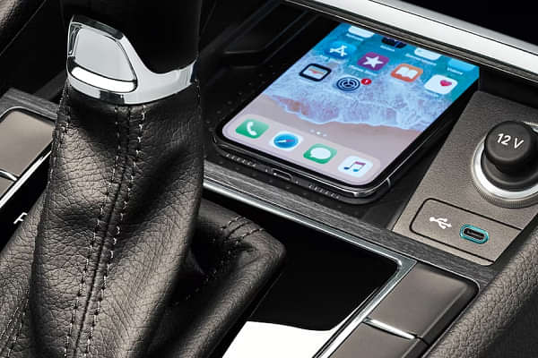 Skoda Superb 2022-2024 USB Port/Power Socket/Wireless Charging