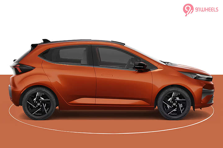 Tata Altroz Right Side View