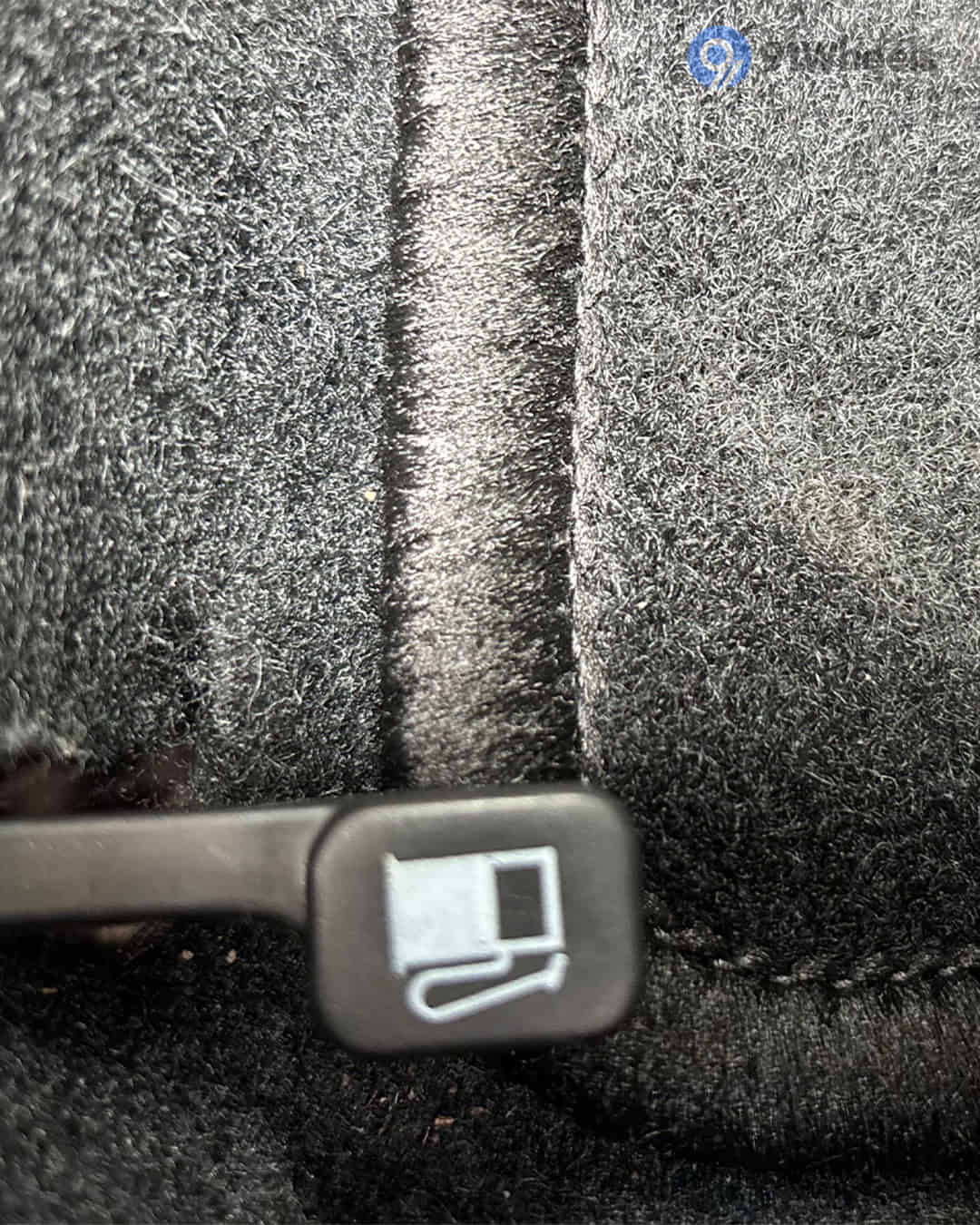 Boot Release Lever / Fuel Lid Release Lever