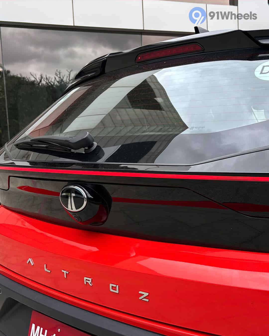 Rear Windshield / Windscreen