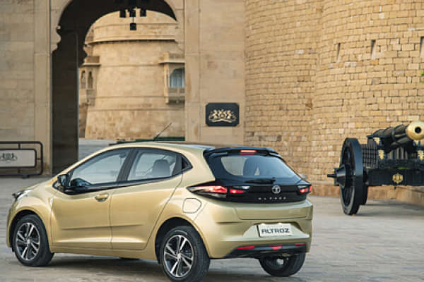 Tata Altroz 2020-2025 Left Rear Three Quarter