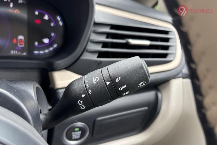 Tata Altroz Head-Up Display (HUD)