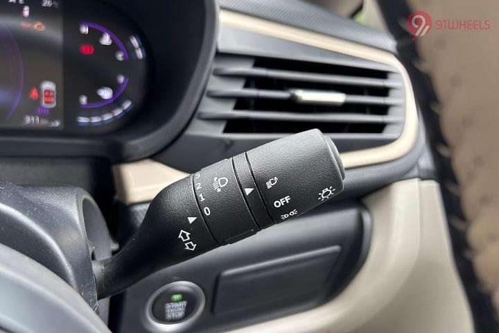 Tata Altroz Head-Up Display (HUD)