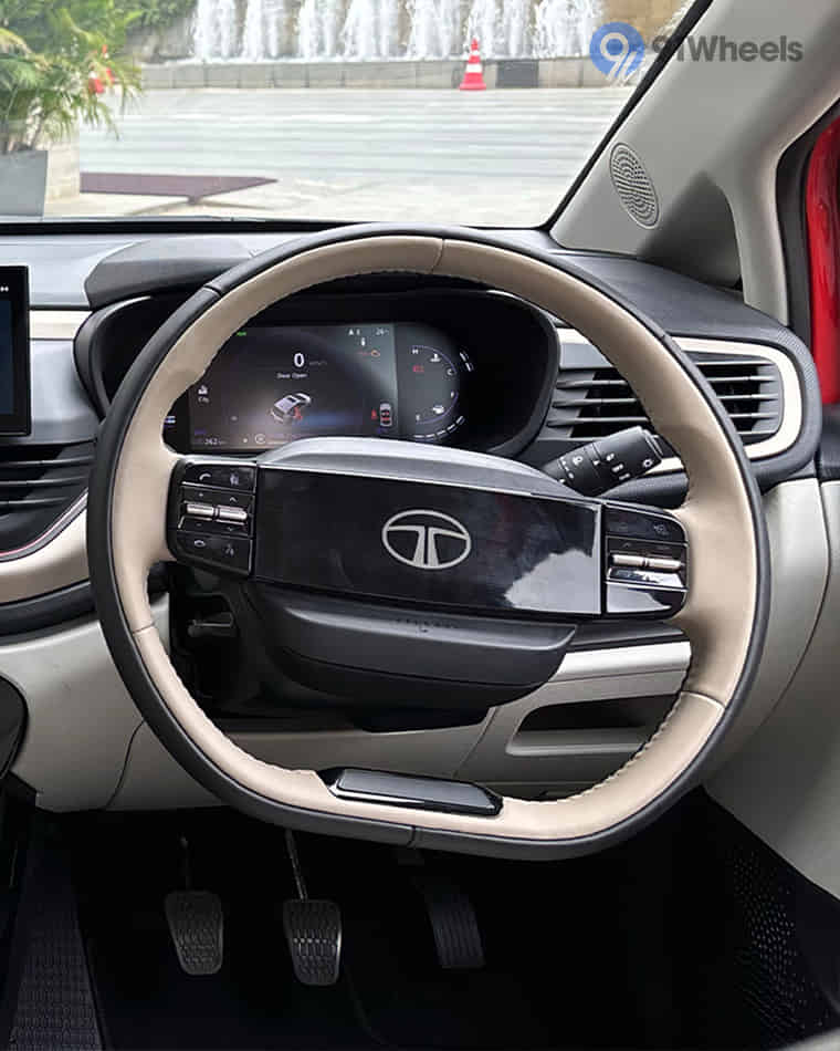 Dashboard & Front Cabin - 5