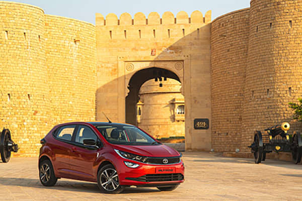 Tata Altroz 2020-2025 Right Front Three Quarter