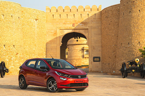 Tata Altroz 2020-2025 Right Front Three Quarter