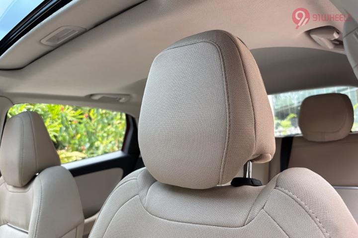 Tata Altroz Front Seat Headrest