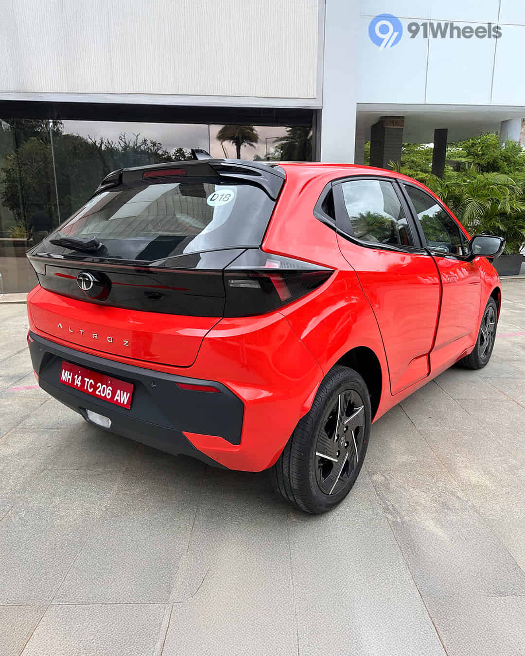 Right Rear Three Quarter