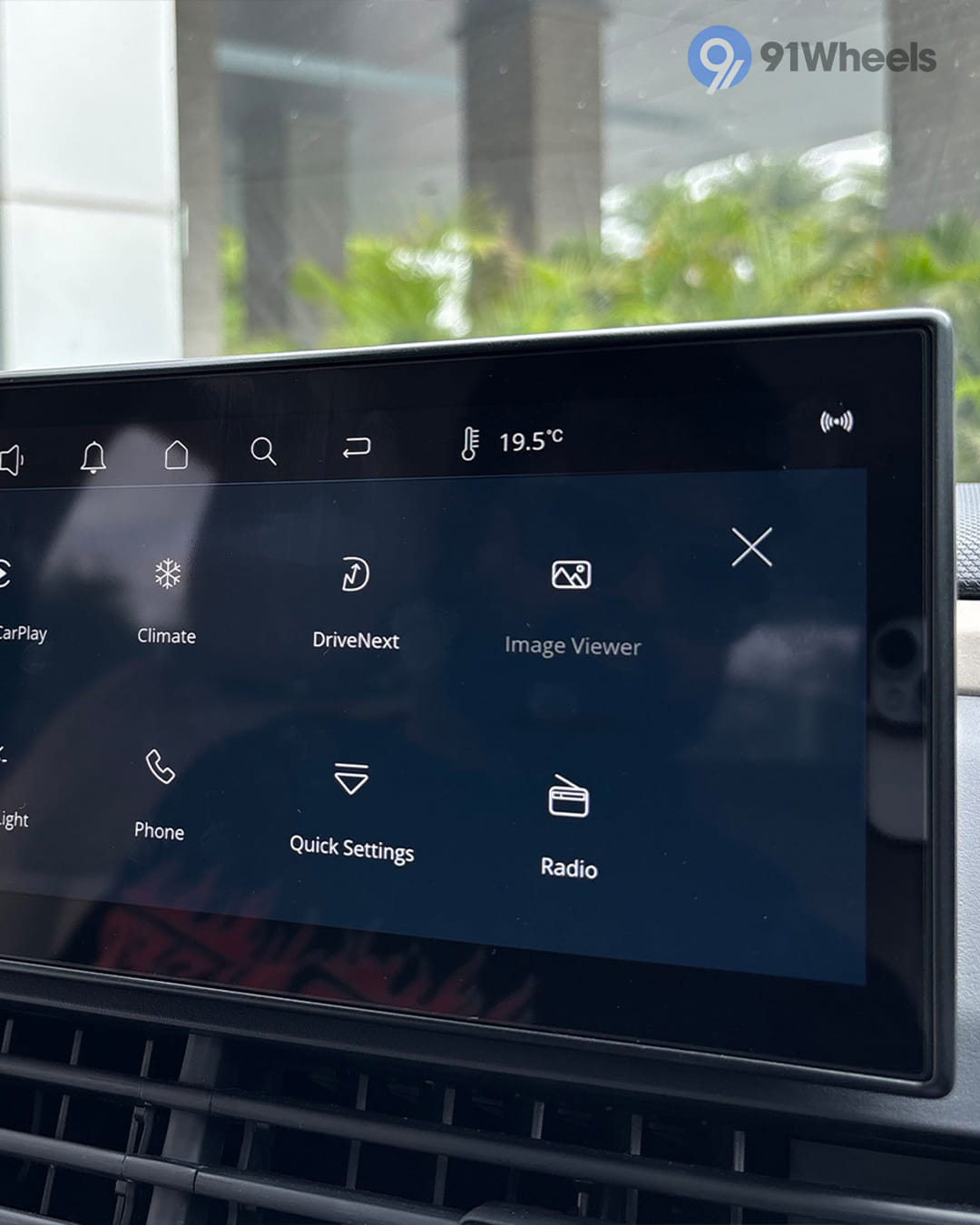 Dashboard & Front Cabin - 10