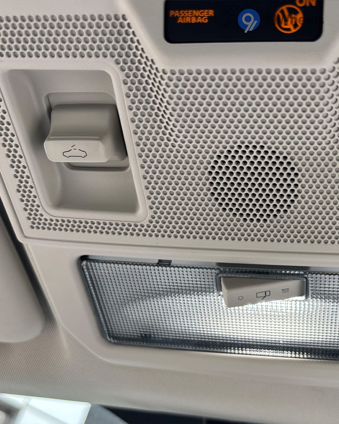 Infotainment & Charging - 5