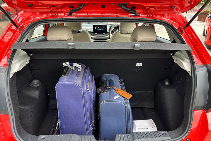 Tata Altroz Open Boot/Trunk