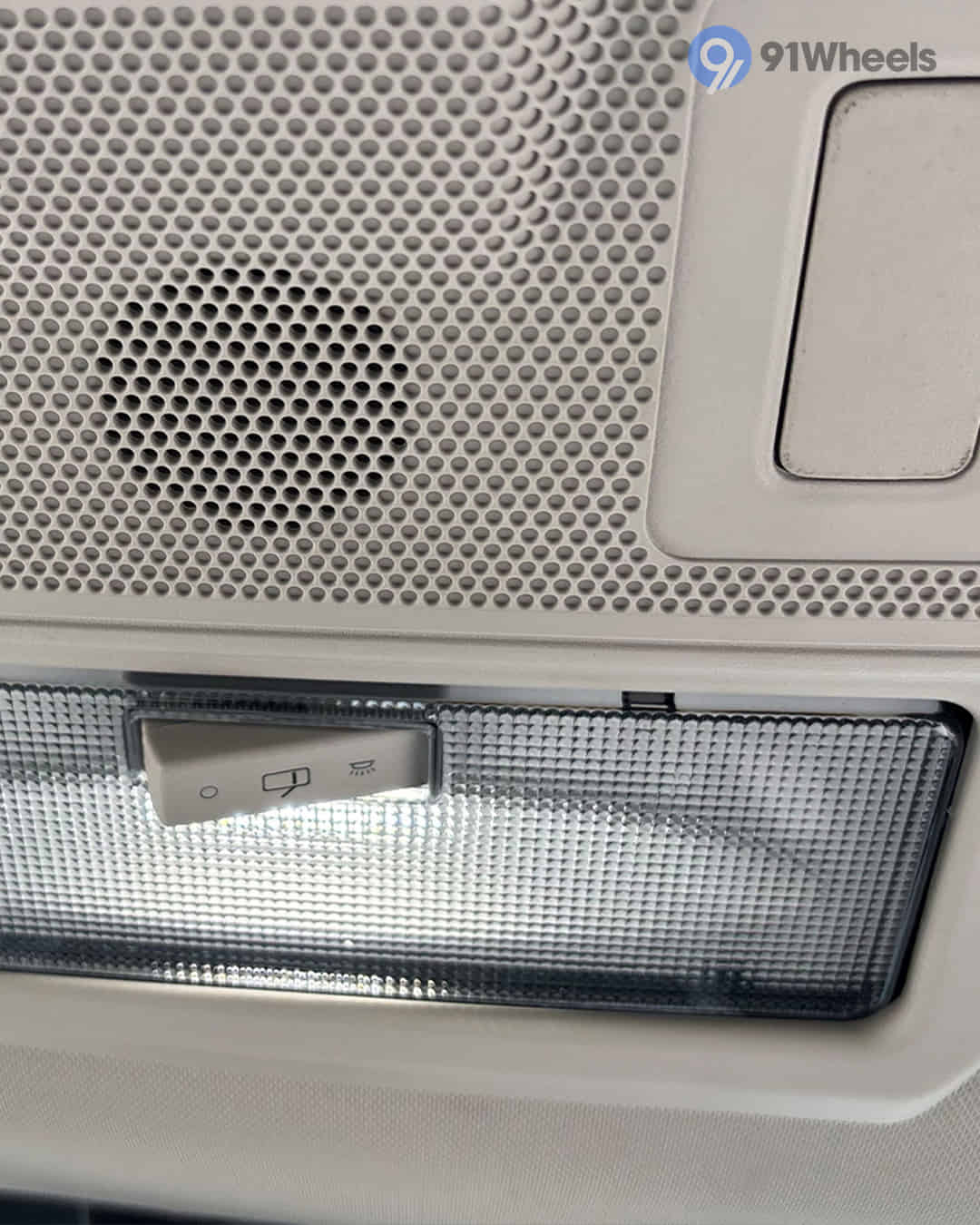 Roof Mounted Controls / Sunroof & Cabin Light Controls