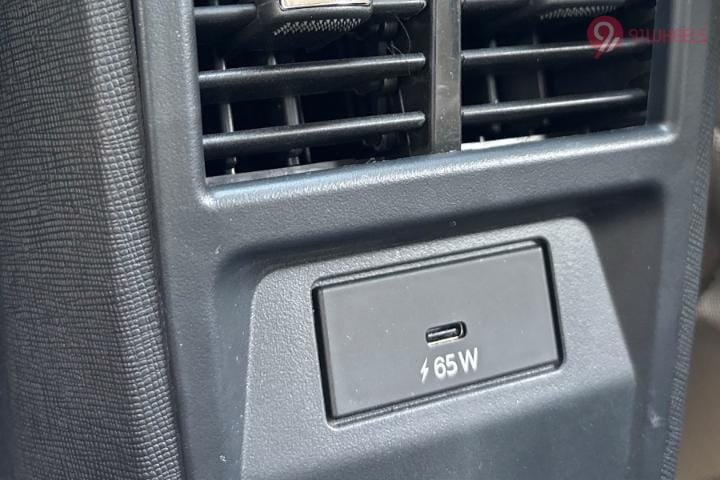 Tata Altroz Rear Row Charging Point