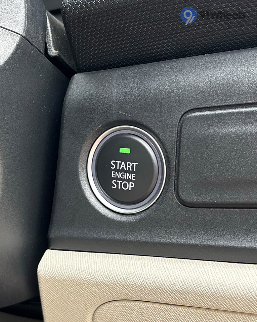 Dashboard & Front Cabin - 16