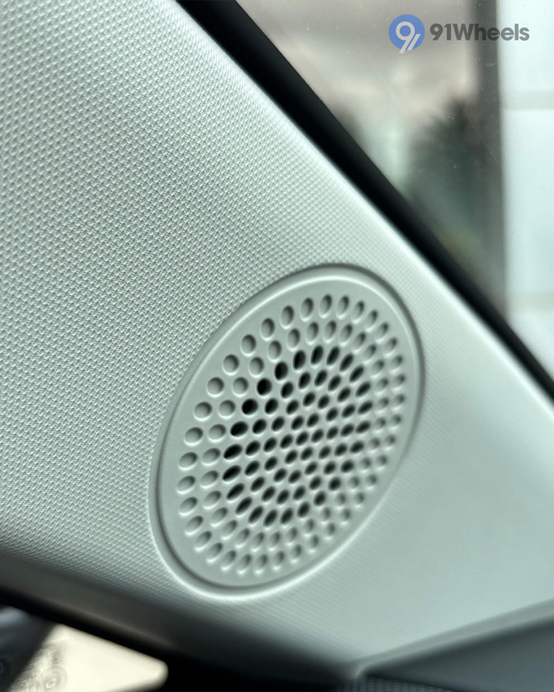 Infotainment & Charging - 3