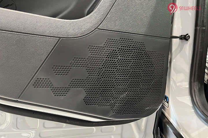 Tata Curvv EV Rear Speakers
