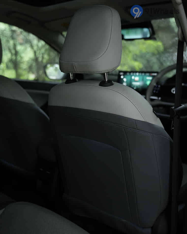 Seats & Cabin Comfort - 7