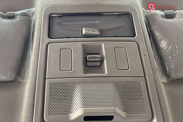 Tata Curvv EV Roof Mounted Controls/Sunroof & Cabin Light Controls