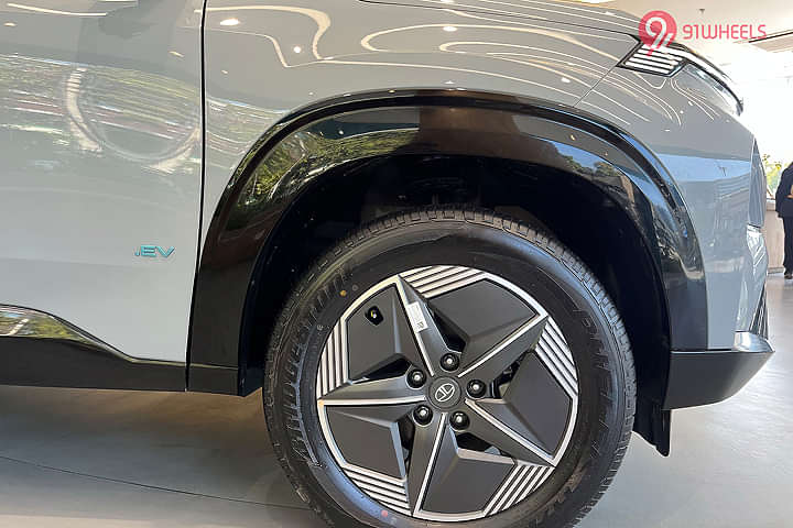 Tata Curvv EV Front Fender