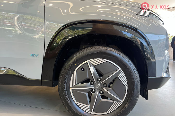 Tata Curvv EV Front Fender