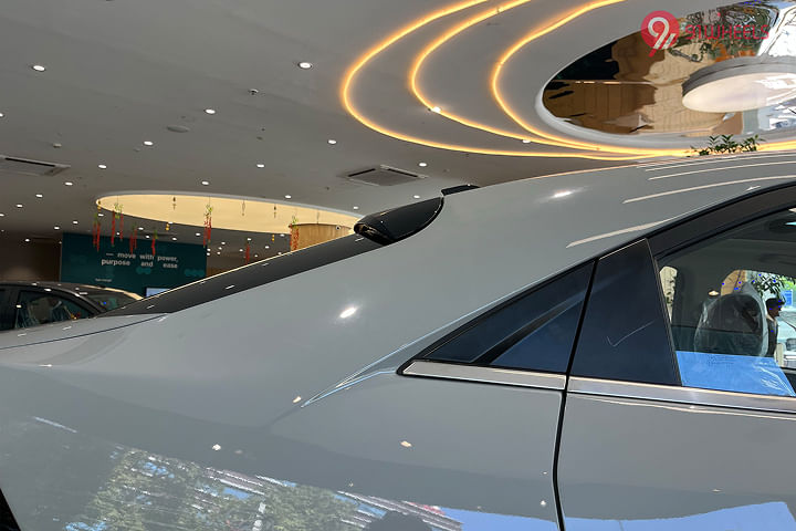 Tata Curvv EV Rear Quarter Glass
