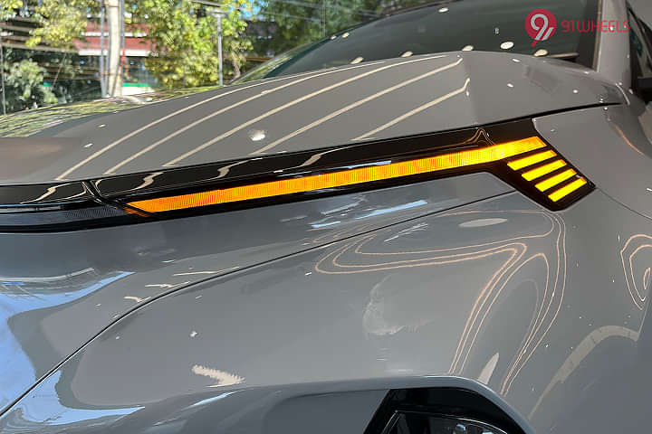 Tata Curvv EV Blinker