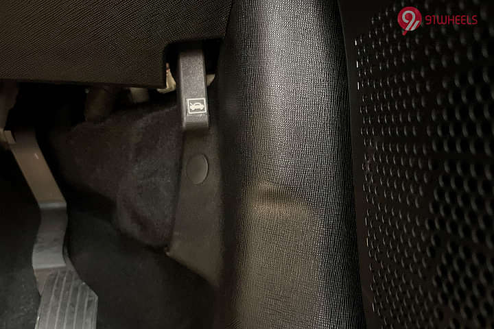 Tata Curvv EV Bonnet/Hood release