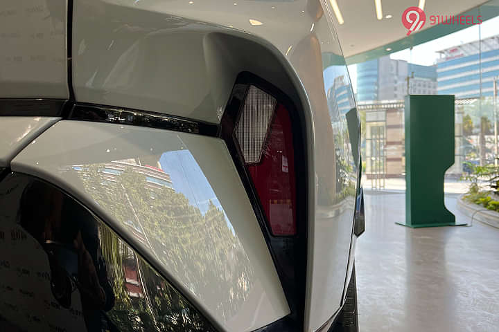 Tata Curvv EV Reflector