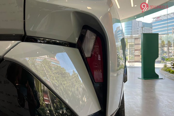 Tata Curvv EV Reflector