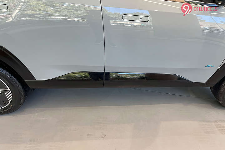 Tata Curvv EV Foot Board