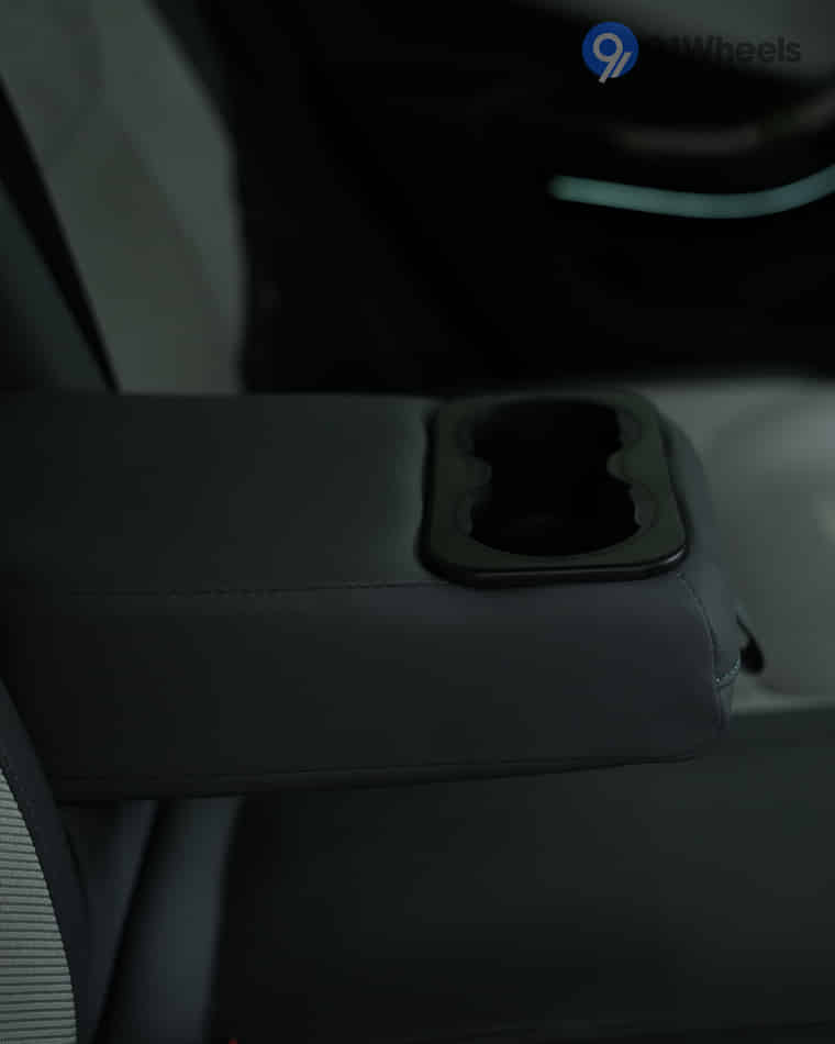 Seats & Cabin Comfort - 6