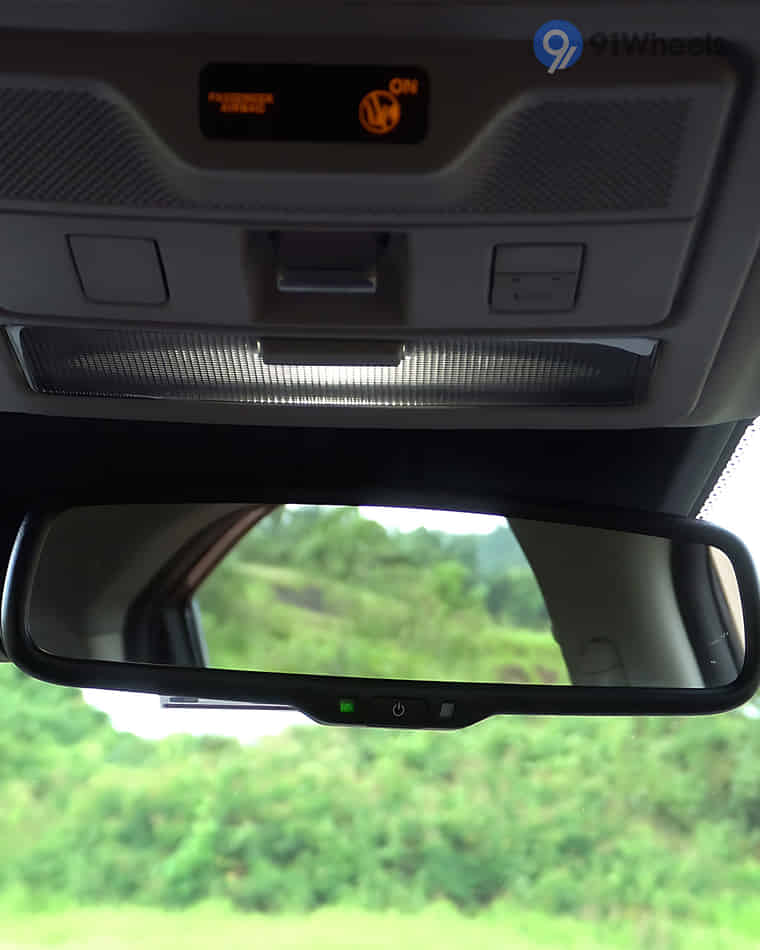 Dashboard & Front Cabin - 7