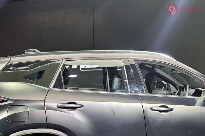 Tata Harrier EV Outer Rear View Mirror ORVM Controls
