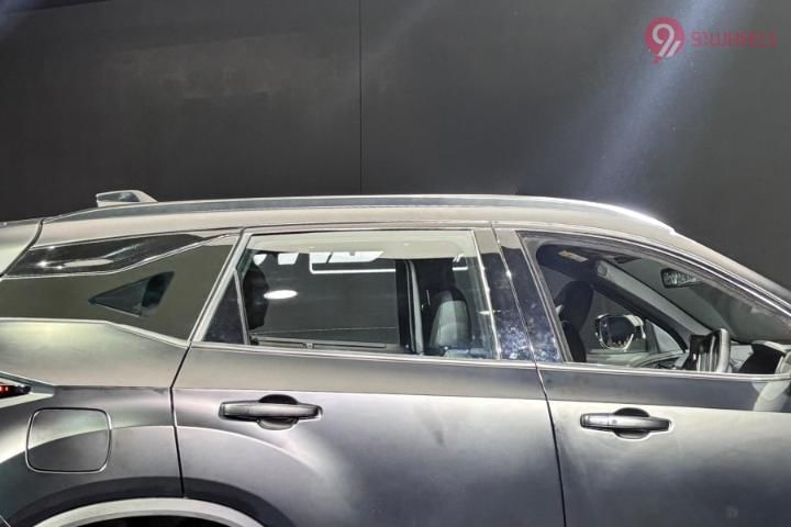 Tata Harrier EV Outer Rear View Mirror ORVM Controls