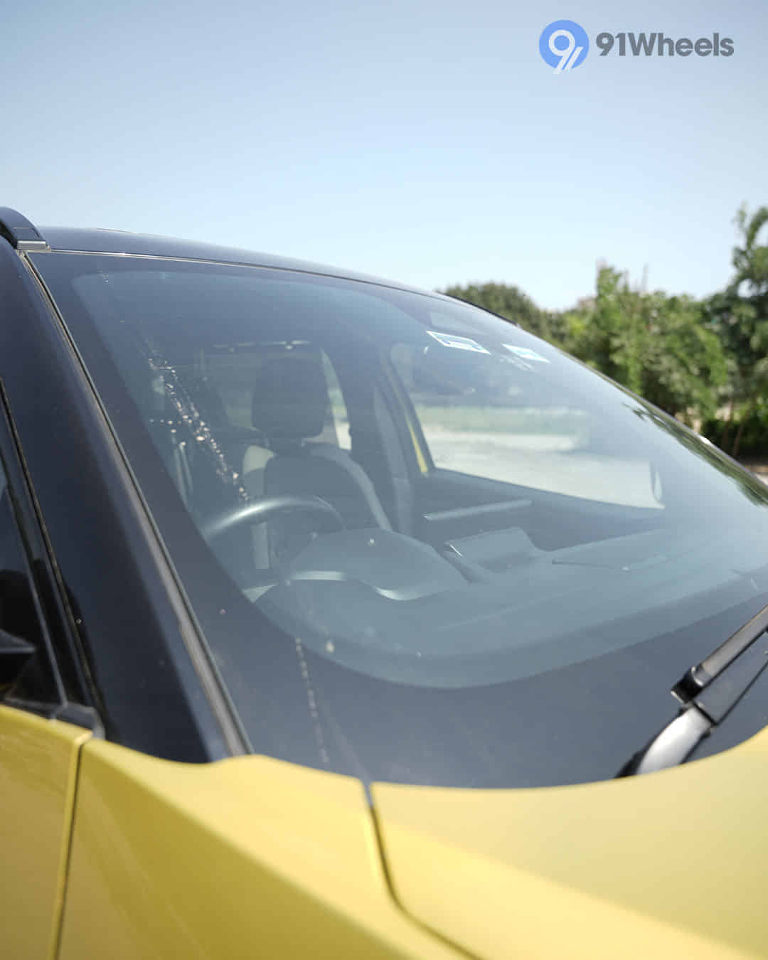 Front Windshield / Windscreen Front Windshield / Windscreen